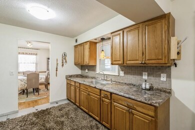 1020 22nd St, West Des Moines, IA 50265 - photo 7