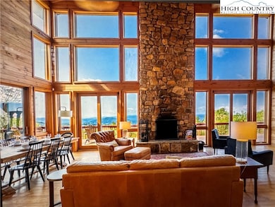 Great Room Fabulous Views!