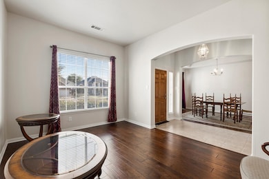 5447 Brazoria Dr, Grand Prairie, TX 75052 - photo 4