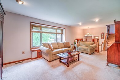 004_LIVING ROOM