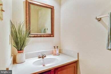 14342 Beaker Ct, Burtonsville, MD 20866 - photo 7