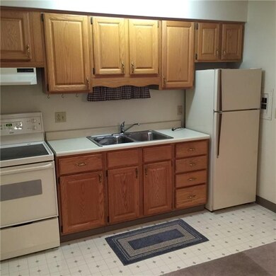 Clean and tidy kitchen.