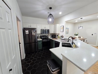 13370 Forest Ridge Blvd unit 172, Sterling Heights, MI 48313 - photo 7