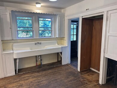 8 Frost Ave, Dorchester, MA 02122 - photo 7