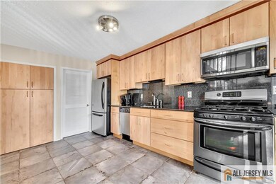 12 Hackberry Ct unit 2, Monmouth Junction, NJ 08852 - photo 2