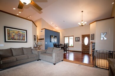 N9354 Wood Duck Cir, Belleville, WI 53508 - photo 5