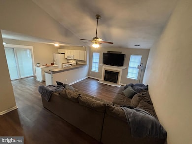 1718 Sparrow Rd, Chesapeake, VA 23320 - photo 2