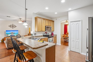 36208 Spirit Ct, Grand Island, FL 32735 - photo 2