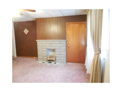 Living Room. Decorative fireplace in living room