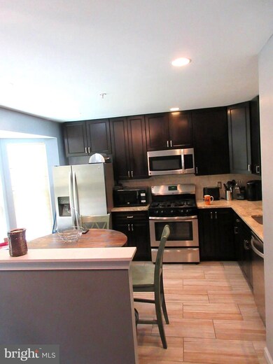 7008 Yellow Amber Ct, Capitol Heights, MD 20743 - photo 6