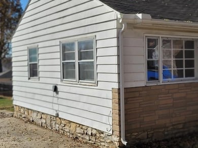 730 N 62nd Terrace, Kansas City, KS 66102 - photo 2