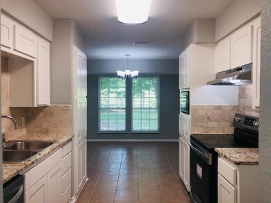 312 Northglen Dr, Hurst, TX 76054 - photo 7