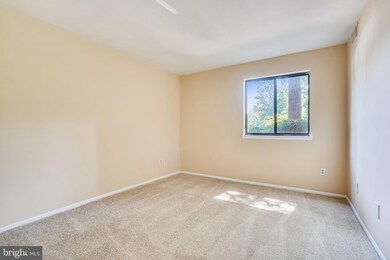 2073 Royal Fern Ct unit 1B, Reston, VA 20191 - photo 7