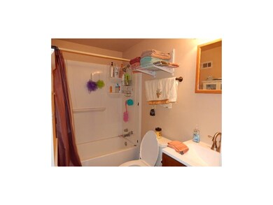 Bathroom w/Tub & Shower