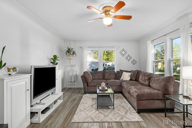 531 W Cherry St, Wayland, MI 49348 - photo 5