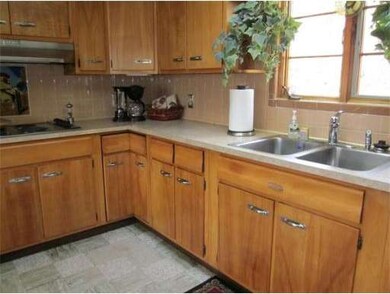 25 Captain Mac St, Chicopee, MA 01013 - photo 3