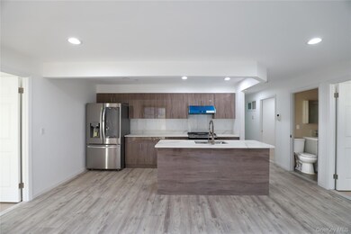 134-43 Maple Ave unit 2A, Flushing, NY 11355 - photo 3