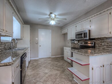 1624 S Redbud Place, Broken Arrow, OK 74012 - photo 6