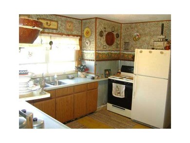 5813 E Base Rd, Glenwood, IN 46133 - photo 6