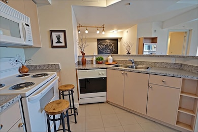 3720 NW Mediterranean Ln unit 304, Jensen Beach, FL 34957 - photo 6