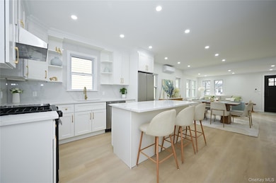 60-43 Wetherole St, Elmhurst, NY 11373 - photo 5