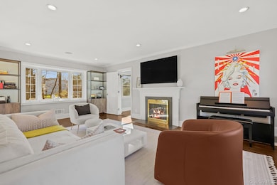 112 Clarence Rd, Scarsdale, NY 10583 - photo 3