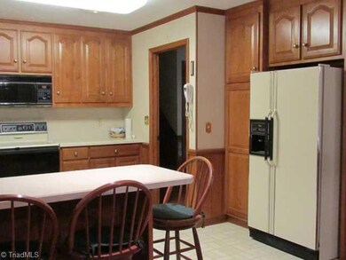 923 Central Falls Rd, Asheboro, NC 27203 - photo 6