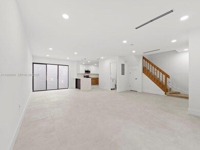 6885 NW 169th St unit 66D, Hialeah, FL 33015 - photo 2