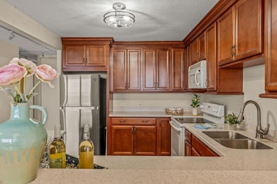 mls_1919 N Summit Ave, Milwaukee - HDR-0