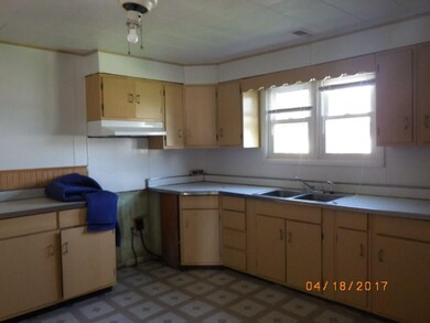 2303 E 22nd St, Muncie, IN 47302 - photo 4