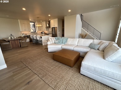 1151 Lantern Ln, Eugene, OR 97401 - photo 3