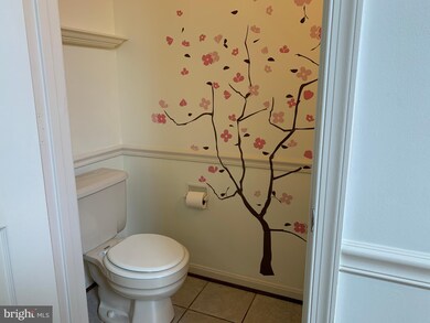 8619 Oak Chase Cir, Fairfax Station, VA 22039 - photo 4