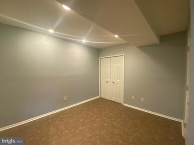 521 Epsom Rd unit T, Towson, MD 21286 - photo 4