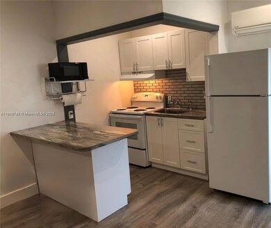 6819 SW 15th St unit REAR, Pembroke Pines, FL 33023 - photo 7