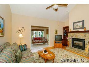 Living room w/Fireplace