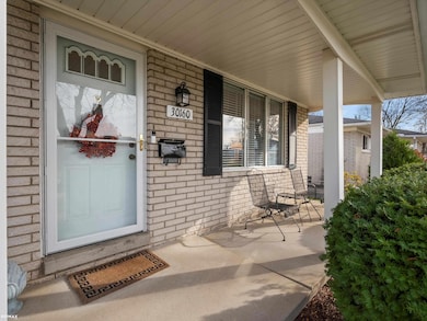 30160 Manor Dr, Madison Heights, MI 48071 - photo 5