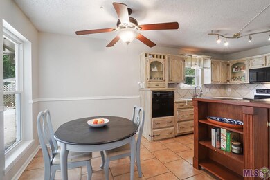 3745 Cypress Park Dr, Zachary, LA 70791 - photo 3