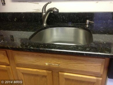 6804 Amber Hill Ct, District Heights, MD 20747 - photo 3