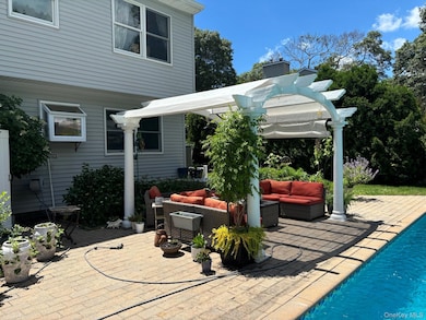 96 W Tiana Rd, Hampton Bays, NY 11946 - photo 6