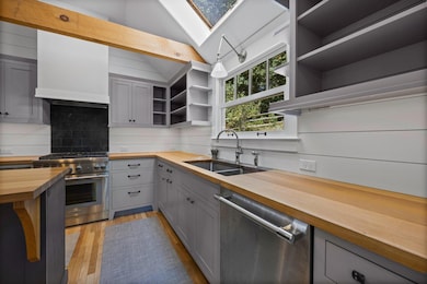 22-web-or-mls-136-main-st
