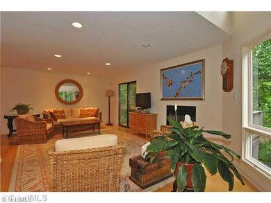 Living Room. Spacious living room