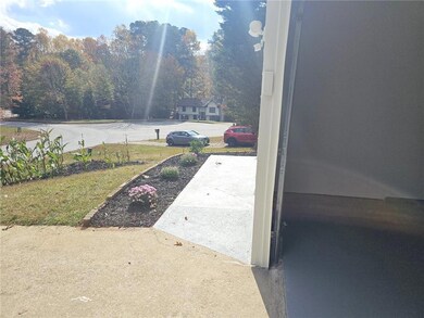 10085 Old Woodland Entry, Alpharetta, GA 30022 - photo 5