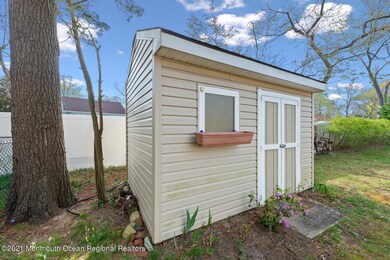 50 Heath Ave Oakhurst NJ 07755-large-036