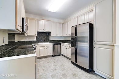 4-web-or-mls-513-8 Verot School Rd-3