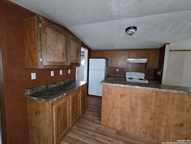 1911 Wald Rd unit 9, New Braunfels, TX 78132 - photo 5