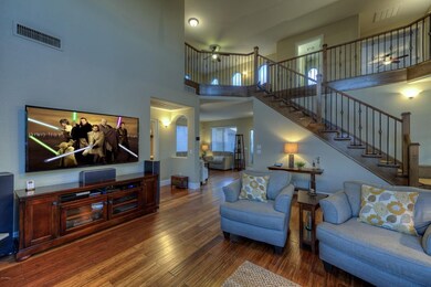 3219008_Family Room and Loft 2