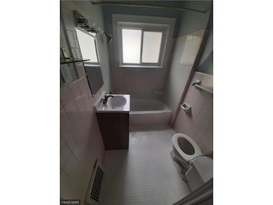 bathroom 4613