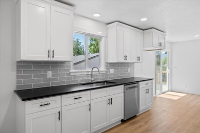 5 - Kitchen