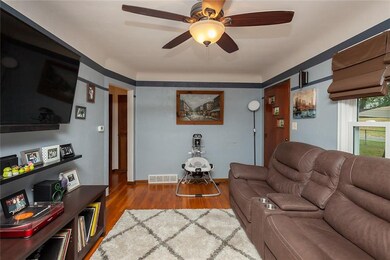 2682 Grandview Ave, Des Moines, IA 50317 - photo 4