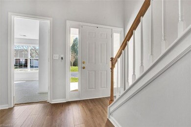Welcome Home! Foyer presents an impressive 
